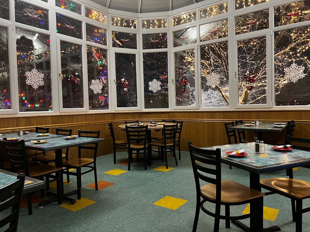 Gilligan's Clam Bar & Grill