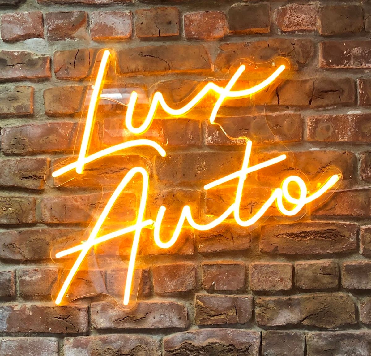 Lux Auto Body Inc