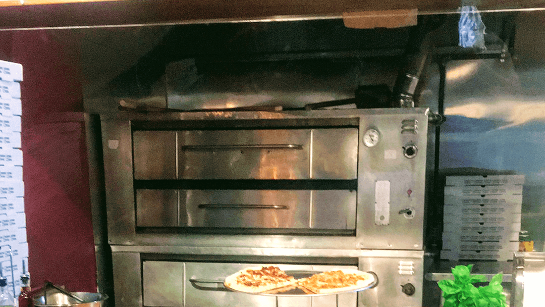 Mama Mia’s Pizzeria Restaurant Deli