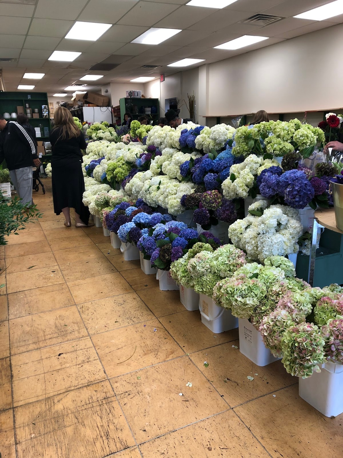 Monsey Flower Market Handles Everything From Shiva Calls to Weddings