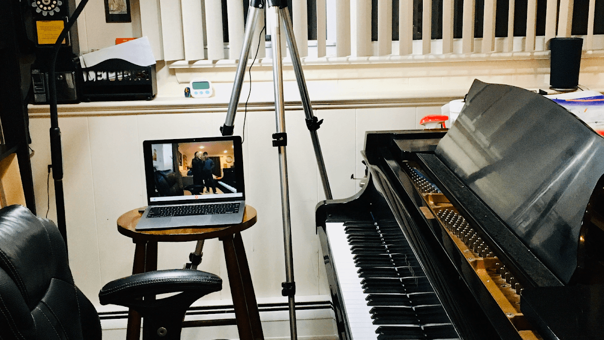 Private Piano Lessons class image