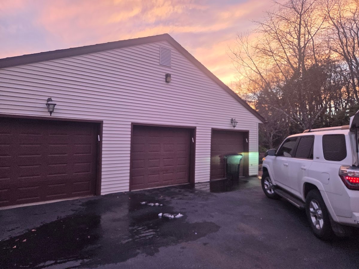 Suffern's Same-Day Garage Door Fix That Actually Shows Up