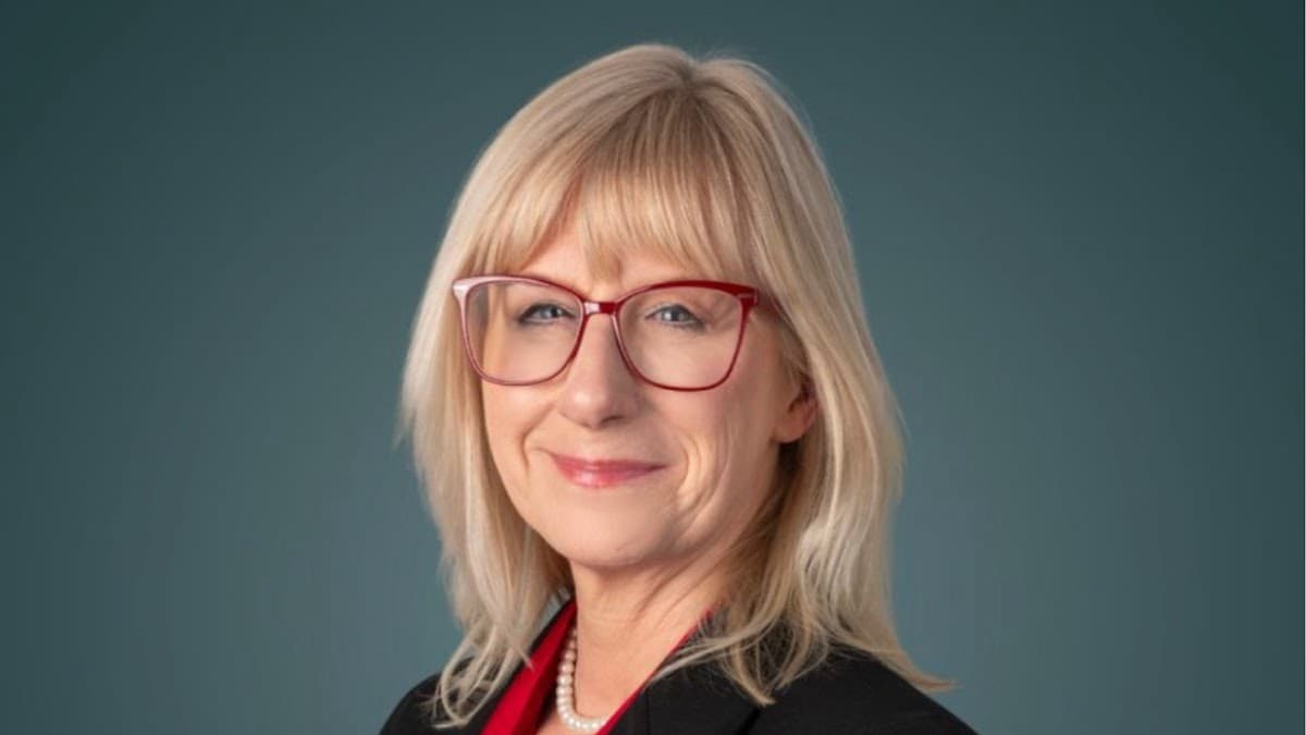 Yvonne Garbett, Esq (English & Spanish)