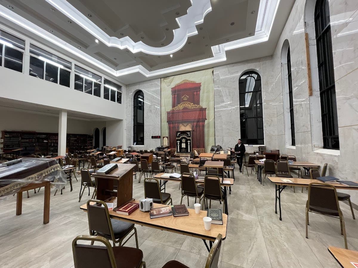 Khal Tzemach Tzadik Viznitz