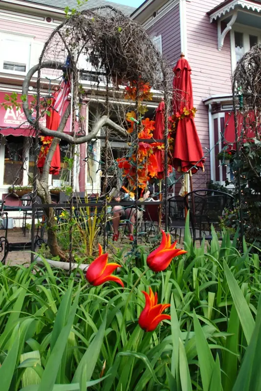 Art Cafe’s outdoor seating and cafe in Nyack